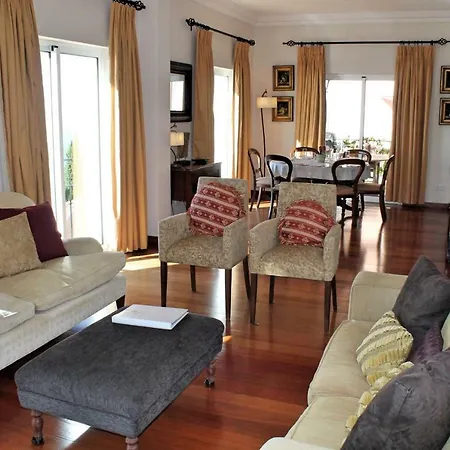 Sleeps 6 Pool Wifi Villa